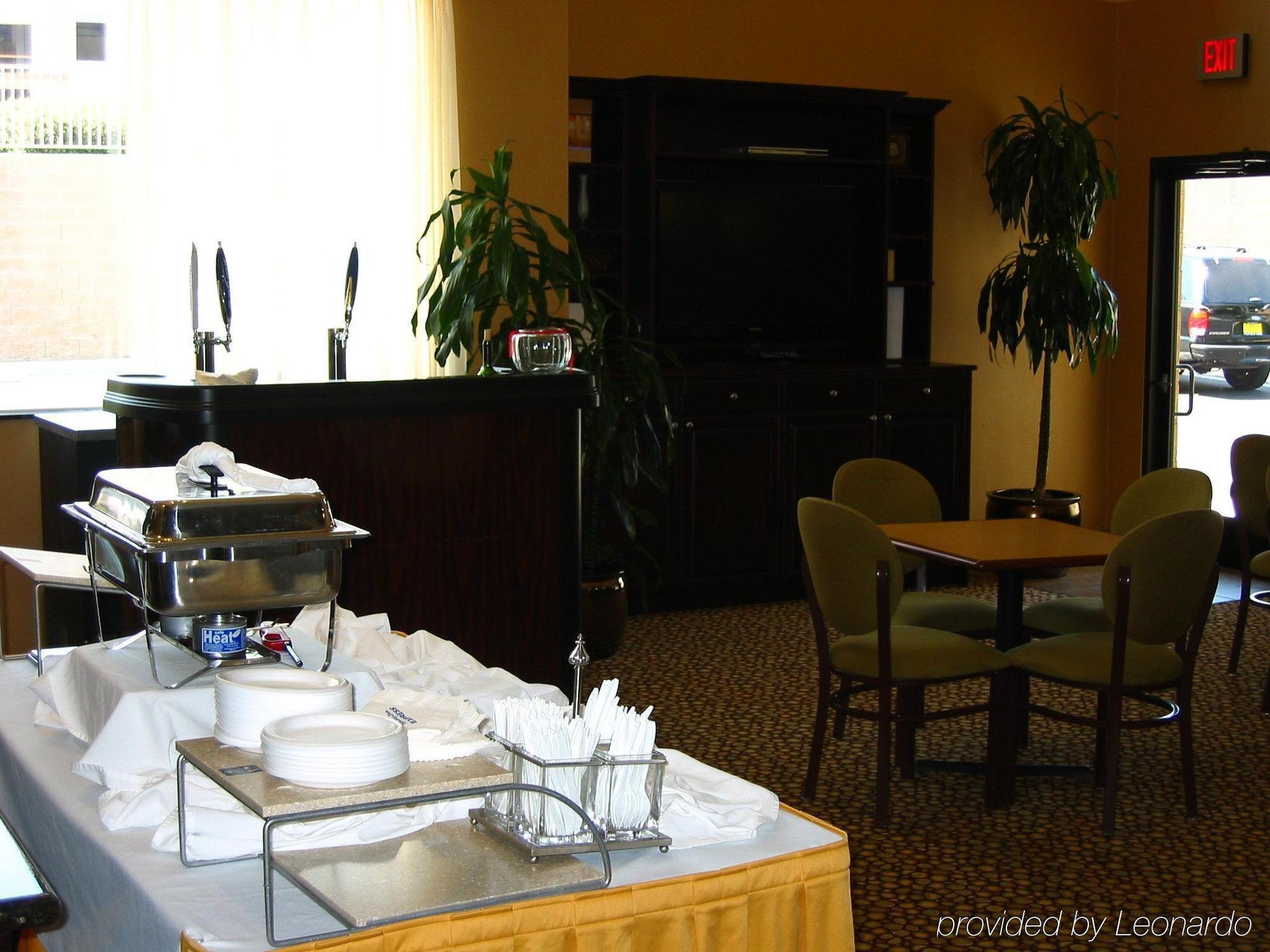 Holiday Inn Express Hotel & Suites Livermore By Ihg Ресторан фото